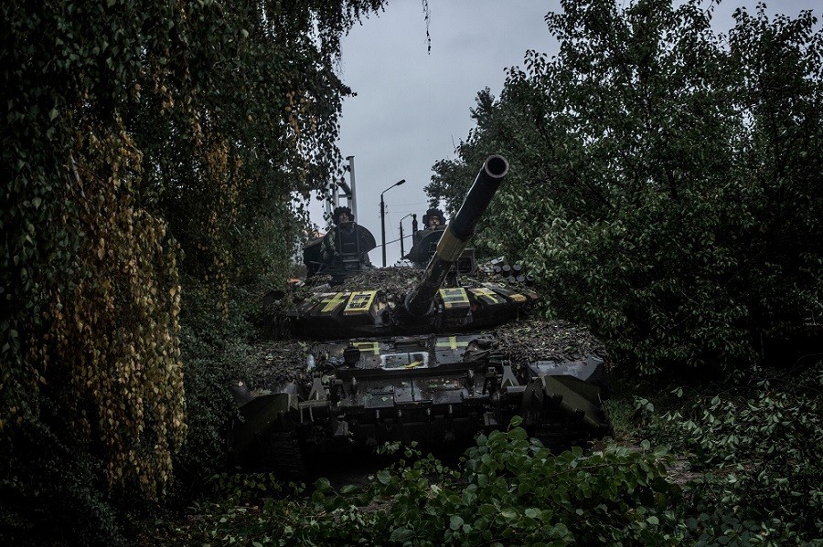 (09.27) Xe tăng Ukraine tại Kupyansk. (Nguồn: Wall Street Journal)