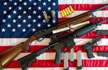 Tranh cãi kiểm soát súng đạn “chia rẽ” nước Mỹ