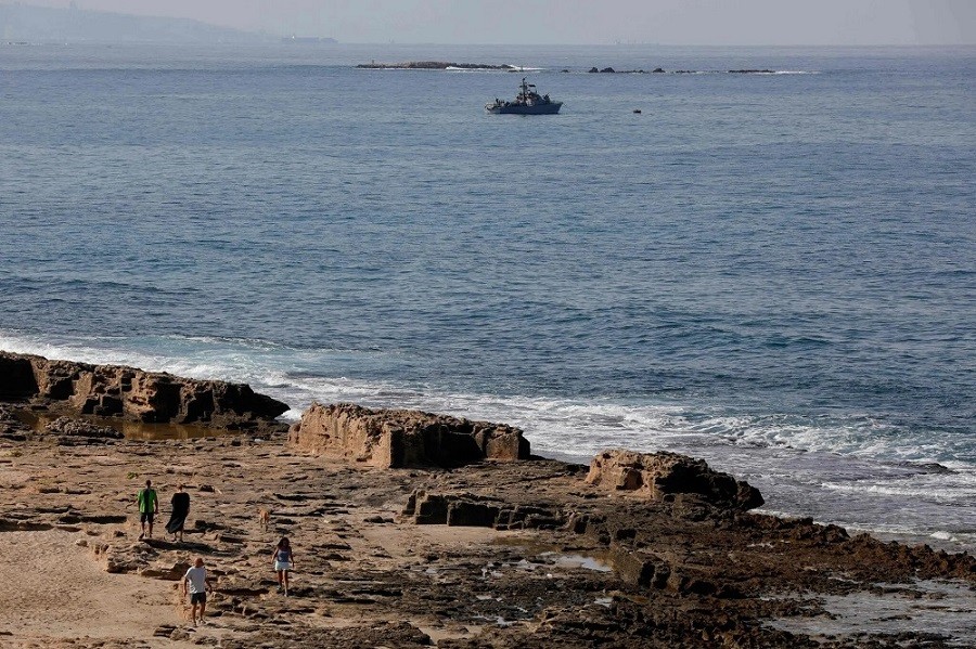 (10.13) Tàu hải quân Israel tuần tra trên Địa Trung Hải gần khu vực Rosh Hanikra, biên giới trên biển giữa Israel và Lebanon hôm 7/10. (Nguồn: AFP/Getty Images)