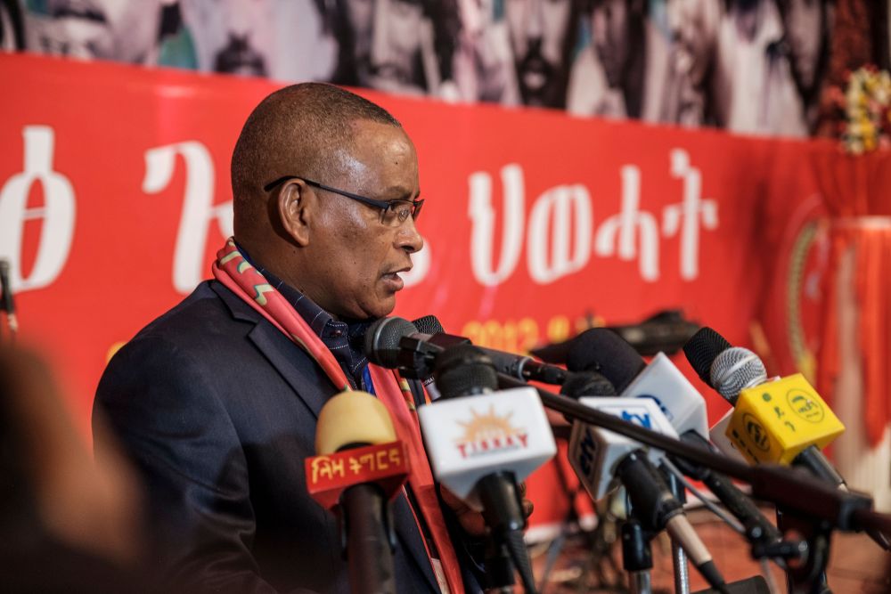 (11.15) Thủ lĩnh khu vực Tigray của Ethiopia, ông Debretsion Gebremichael đã lên tiếng nhận trách nhiệm về vụ tấn công tên lửa vào Eritrea. (Nguồn: Getty Images)