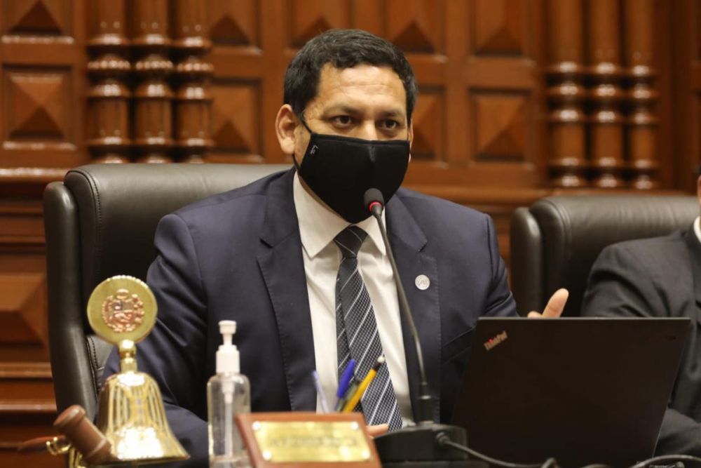 (11.15) Chủ tịch Quốc hội Peru Luis Valdez đã lên tiếng kêu gọi Tổng thống lâm thời Peru Manuel Merio từ chức. (Nguồn: Quốc hội Peru)
