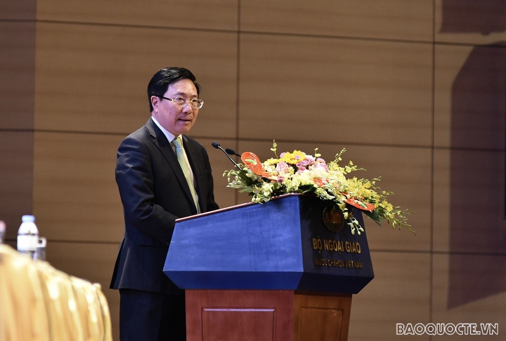 (12.18) Phó Thủ tướng thường trực Chính phủ Phạm Bình Minh phát biểu tại Phiên về xây dựng ngành trong khuôn khổ Hội nghị Ngoại giao 31. (Ảnh: Nguyễn Hồng)