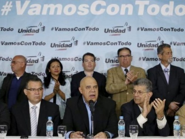Venezuela: Thu thập chữ ký đòi phế truất Tổng thống