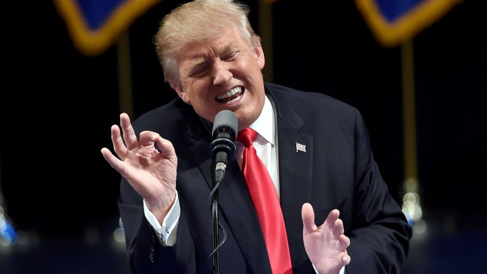 donald trump thay doi nhu chong chong