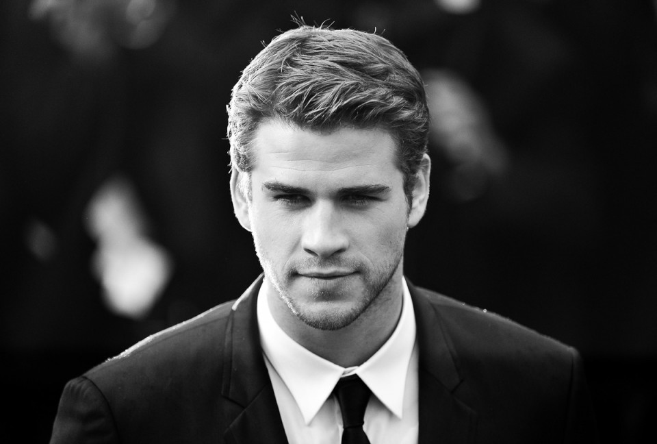 liam hemsworth nguoi an chay quyen ru nhat hanh tinh