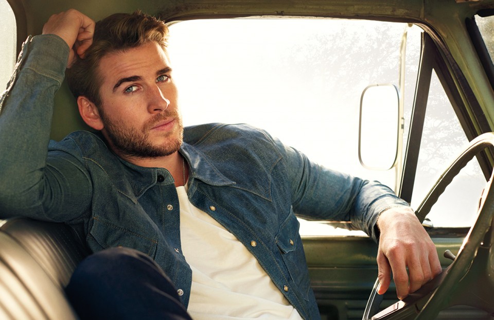 liam hemsworth nguoi an chay quyen ru nhat hanh tinh