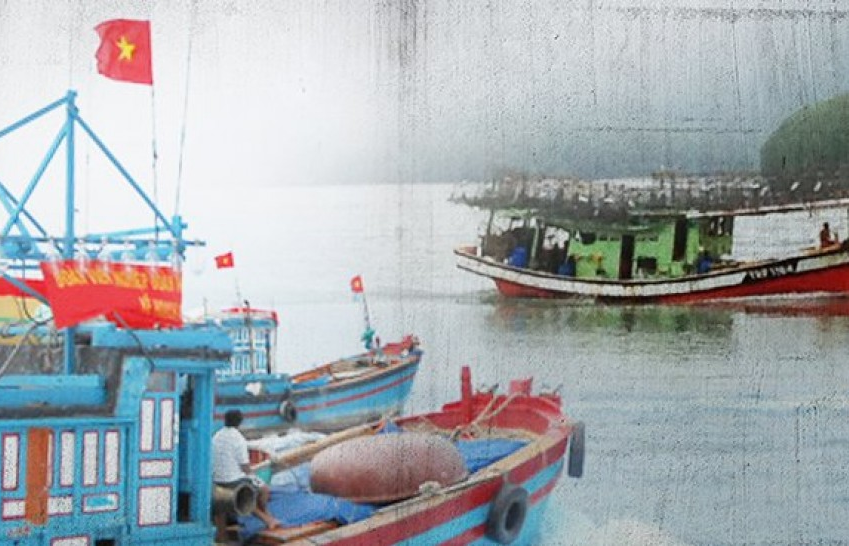 Ngư dân Việt Nam cứu năm ngư dân Malaysia mắc nạn trên biển