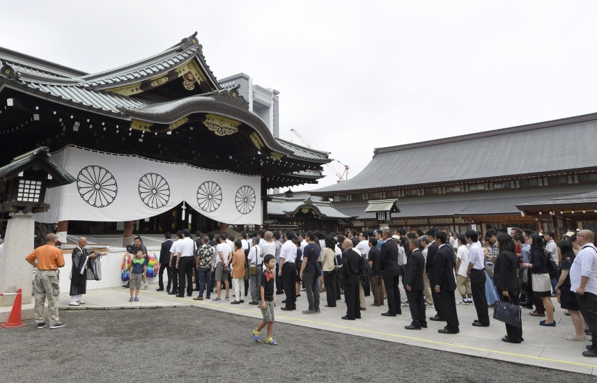 Thủ tướng Shinzo Abe không đến viếng đền Yasukuni