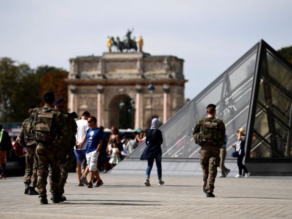 Pháp: Bắt giữ thiếu niên 15 tuổi âm mưu tấn công khủng bố