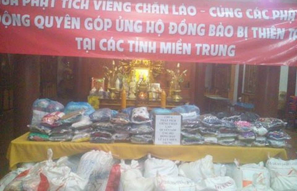 Chùa Phật tích tại Lào tổ chức quyên góp ủng hộ đồng bào miền Trung