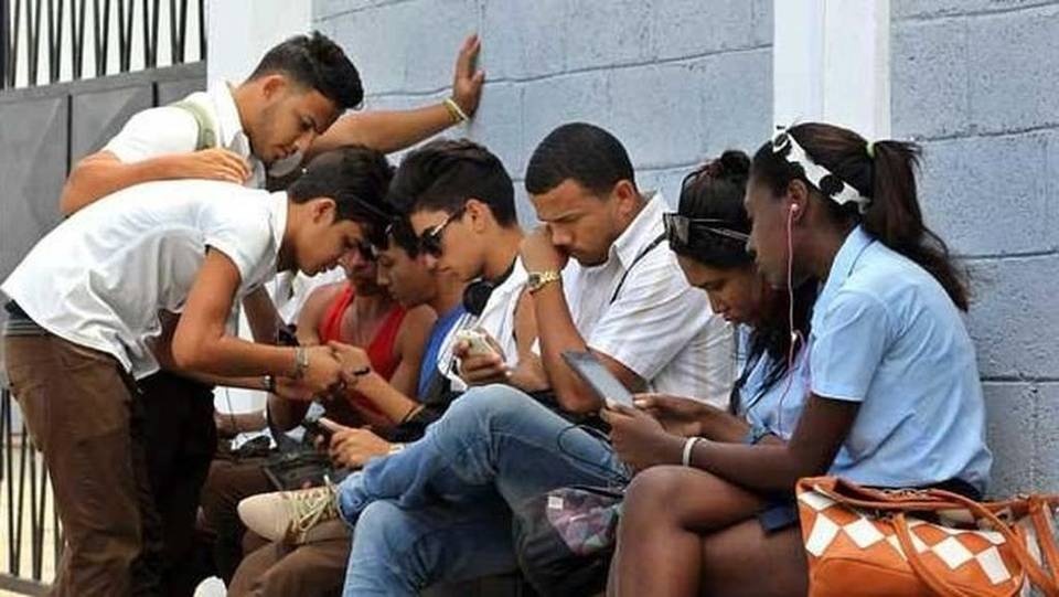 cuba thi diem dua internet toi ho gia dinh