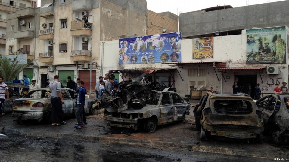 libya danh bom xe o benghazi 30 nguo i thuong vong