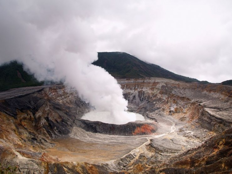 Costa Rica: Núi lửa phun cao hơn 3 km