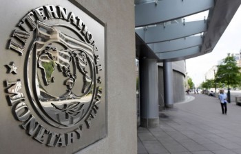 IMF thông qua gói cứu trợ "treo" cho Hy Lạp