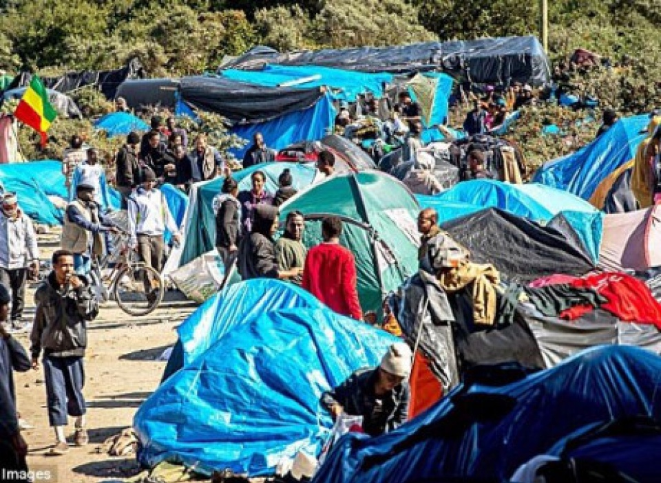 Pháp hối thúc Anh tiếp nhận 1.500 trẻ vị thành niên từ Calais