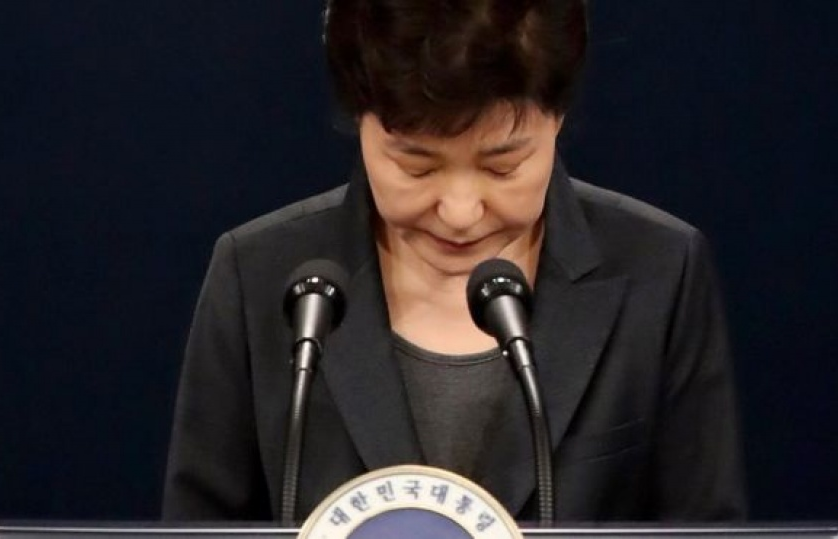 Biểu tình rầm rộ phản đối Tổng thống Hàn Quốc