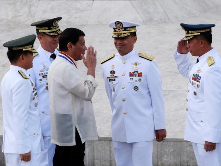 Tổng thống Philippines muốn dời địa điểm tập trận với Mỹ khỏi Biển Đông