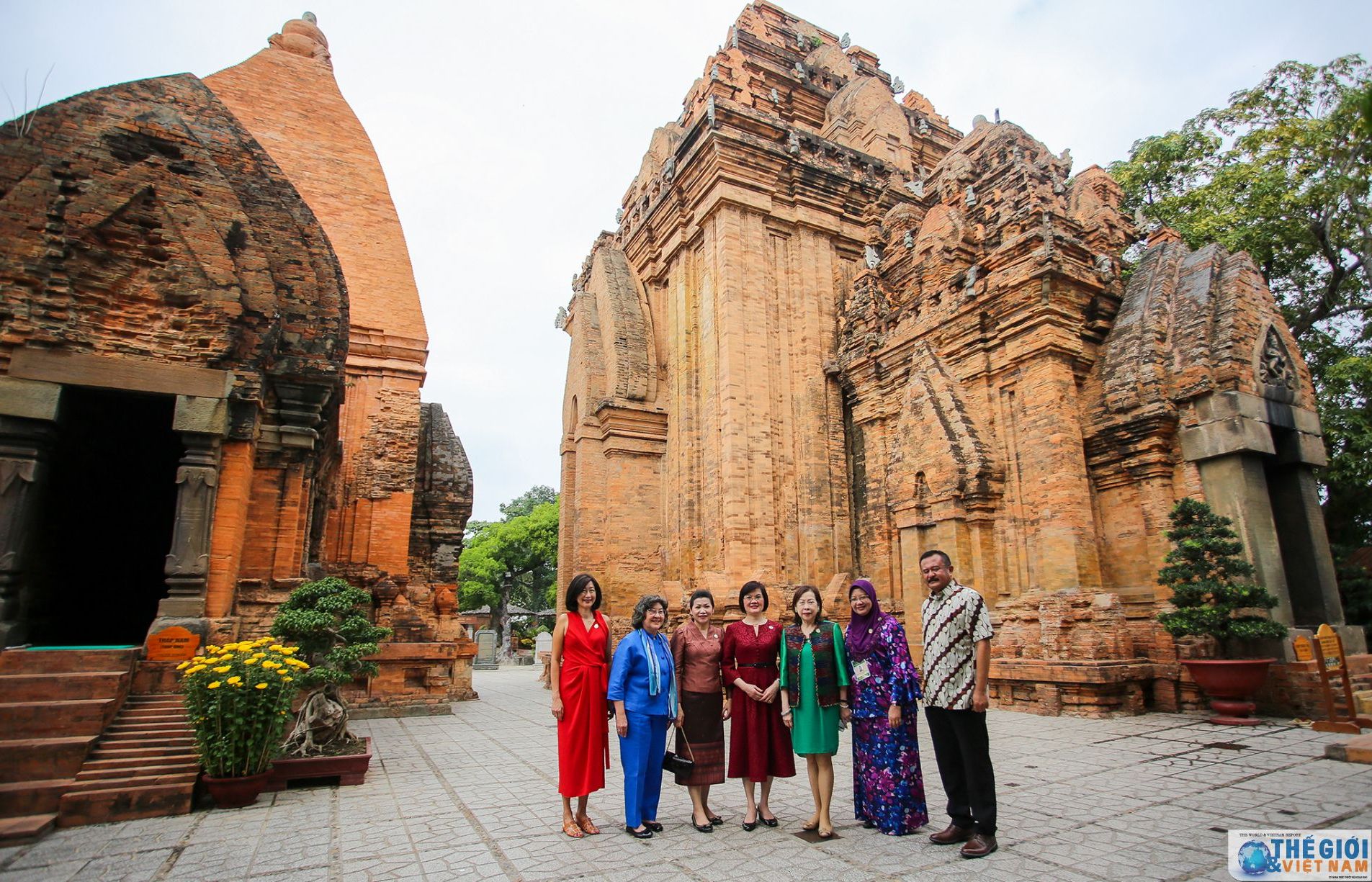 Bên lề AMM Retreat, Phu nhân, Phu quân Ngoại trưởng ASEAN hào hứng khám phá Nha Trang