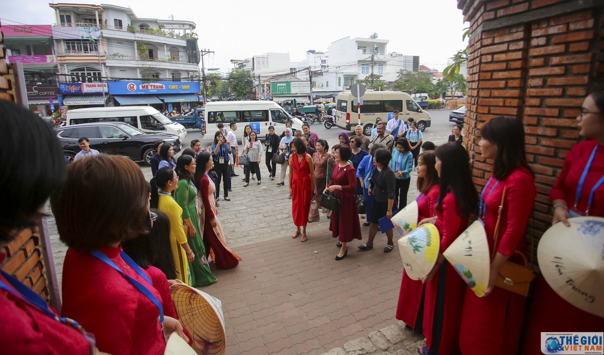 toan canh amm retreat nhung dong gop tham lang cung tao nen thanh cong