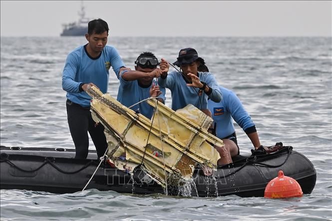 Indonesia bắt được tín hiệu hộp đen của chiếc máy bay gặp nạn