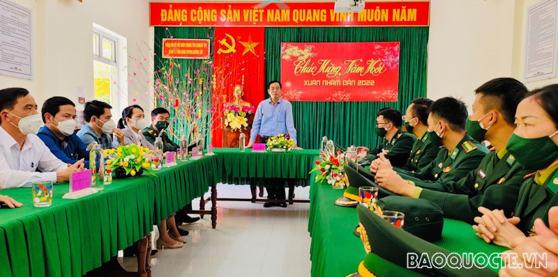 Trao hơn 200 triệu đồng cho người nghèo tại Quảng Trị