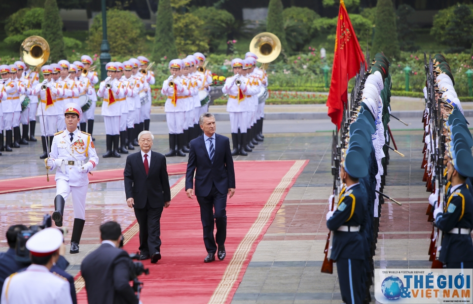 Lễ đón Tổng thống Argentina Mauricio Macri tại Phủ Chủ tịch