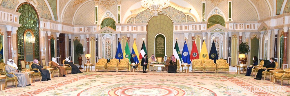 Đại sứ Ngô Toàn Thắng trình Thư ủy nhiệm lên Quốc vương Kuwait