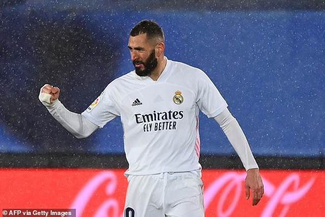 Benzema luôn tỏa sáng ở thời điểm quan trong cho Real Madrid