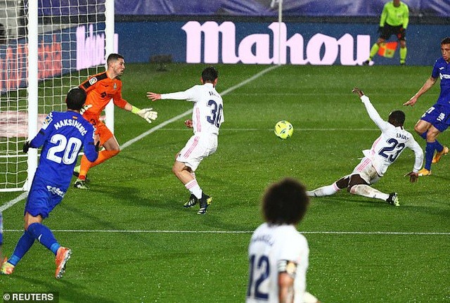 Mendy ấn định chiến thắng 2-0 cho Real Madrid ở phút 66