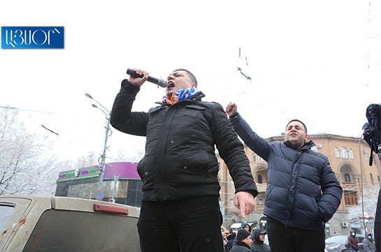 Hàng nghìn người biểu tình đòi Thủ tướng  Armenia  từ chức