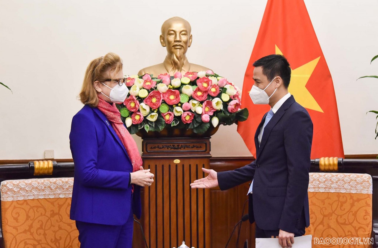Thứ trưởng Ngoại giao Đặng Hoàng Giang tiếp Trưởng đại diện UNDP và UNFPA tại Việt Nam