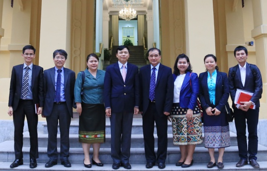 Thứ trưởng Đặng Đình Quý tiếp đoàn Học viện Ngoại giao Lào
