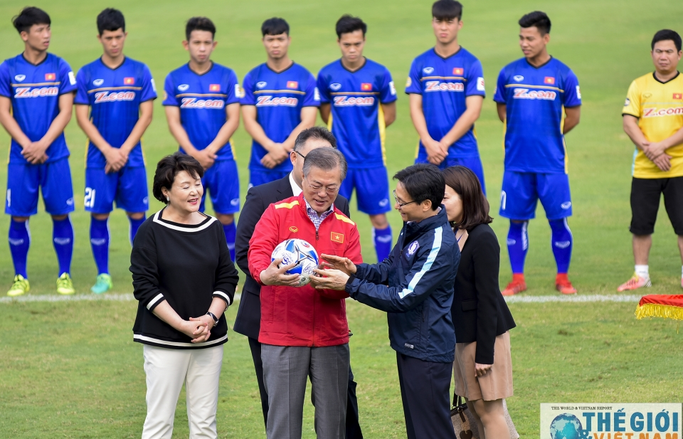 Tổng thống Hàn Quốc giao lưu với cầu thủ U23 Việt Nam