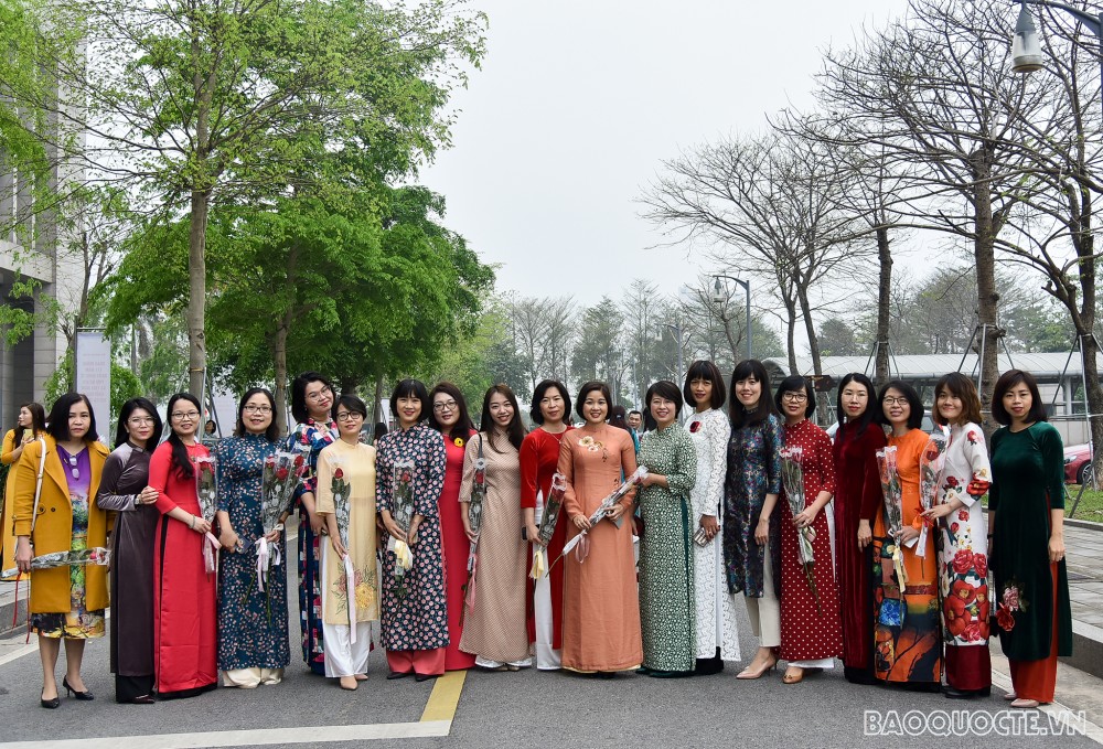 Bộ Ngoại giao tổ chức gặp mặt kỷ niệm ngày Quốc tế Phụ nữ