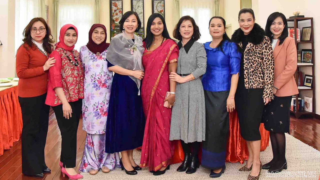 Phu nhân Đại sứ Singapore tại Việt Nam - Cần tôn trọng, đánh giá cao và đối xử bình đẳng với phụ nữ