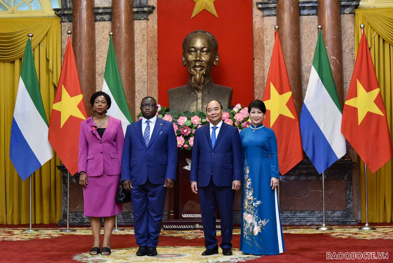 Welcome ceremony for Sierra Leone President in Ha Noi Welcome ceremony for Sierra Leone President in Ha Noi