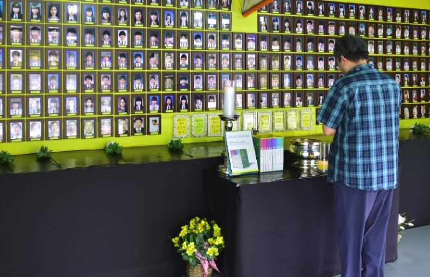 Hàn Quốc tưởng niệm 3 năm ngày xảy ra vụ chìm phà Sewol
