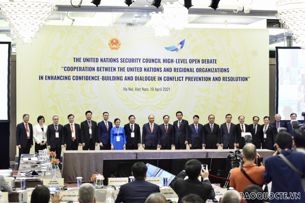 Các đại biểu tham dự Hội nghị tại đầu cầu Việt Nam.