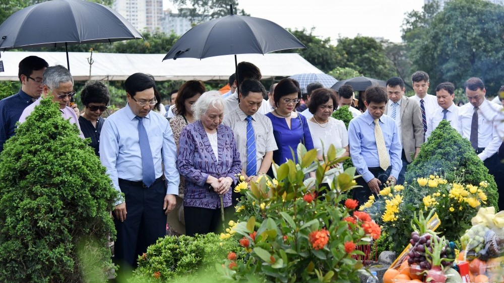 le dang huong tuong niem co pho thu tuong bo truong ngoai giao nguyen co thach