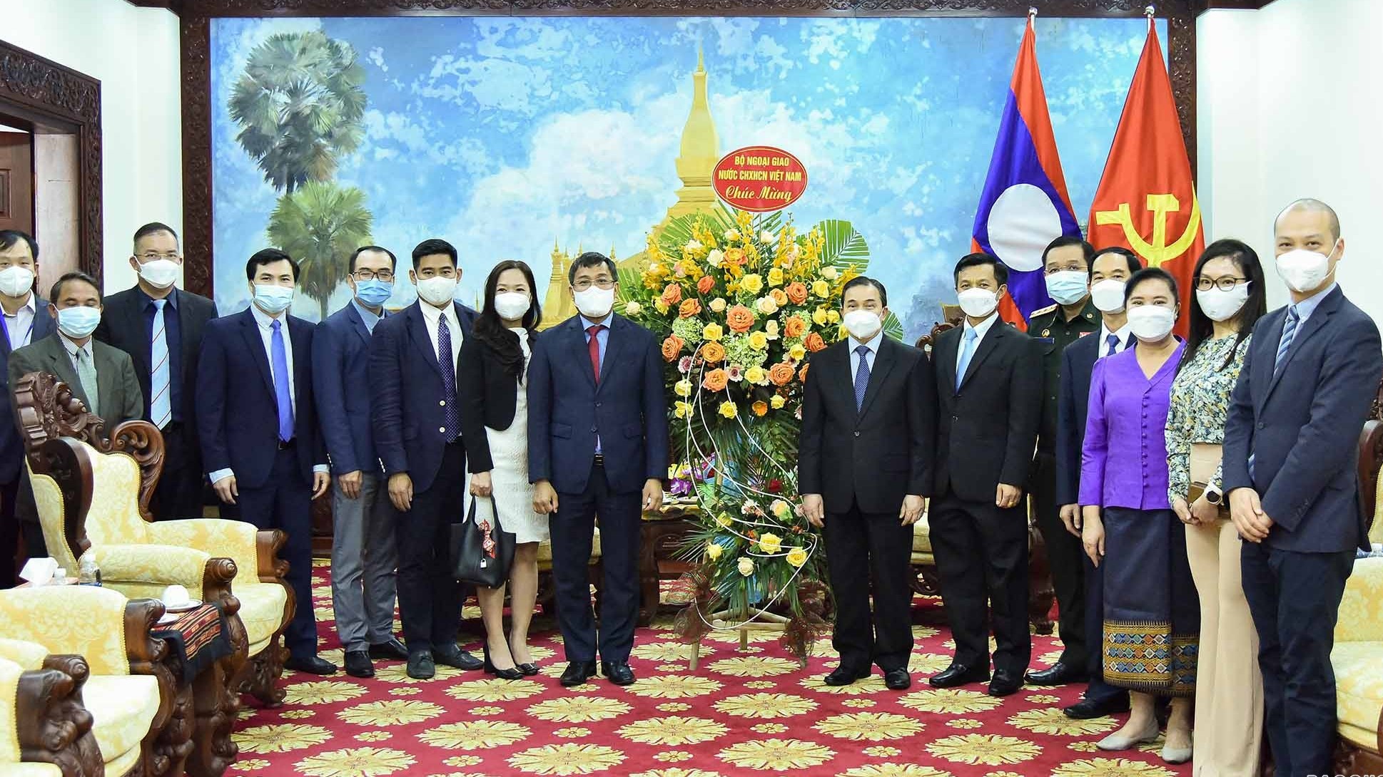 Lãnh đạo Bộ Ngoại giao chúc Tết cổ truyền Bunpimay Nhân dân các dân tộc Lào