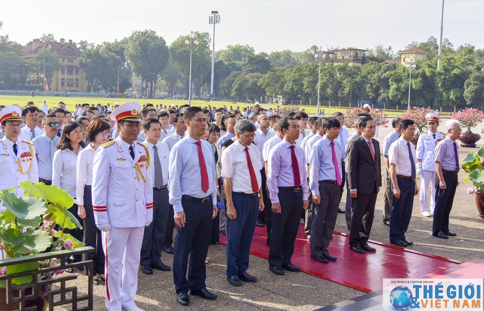 Đoàn Bộ Ngoại giao viếng Lăng Chủ tịch Hồ Chí Minh