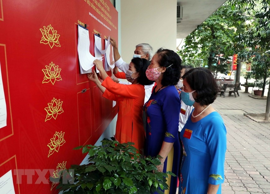 Hình ảnh những người dân thủ đô Hà Nội bắt đầu đi bầu cử