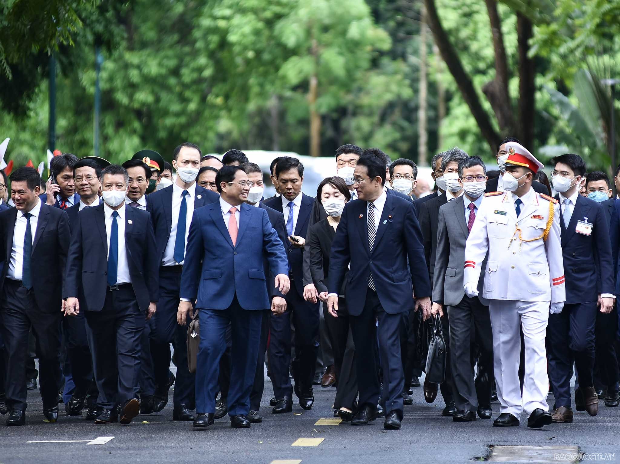 Official welcome ceremony for Japanese Prime Minister in Ha Noi