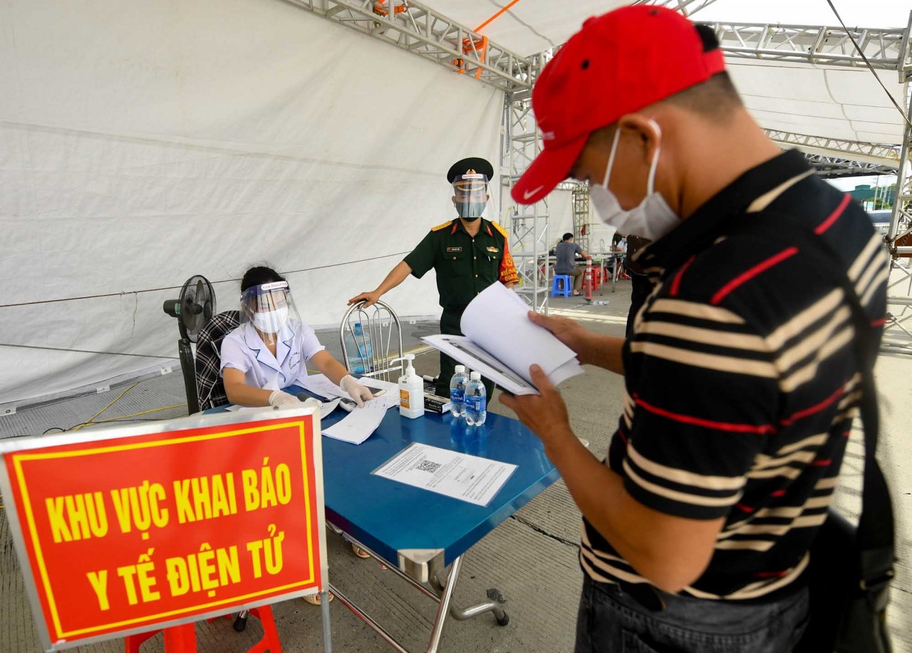 Việt Nam bỏ khai báo y tế nội địa
