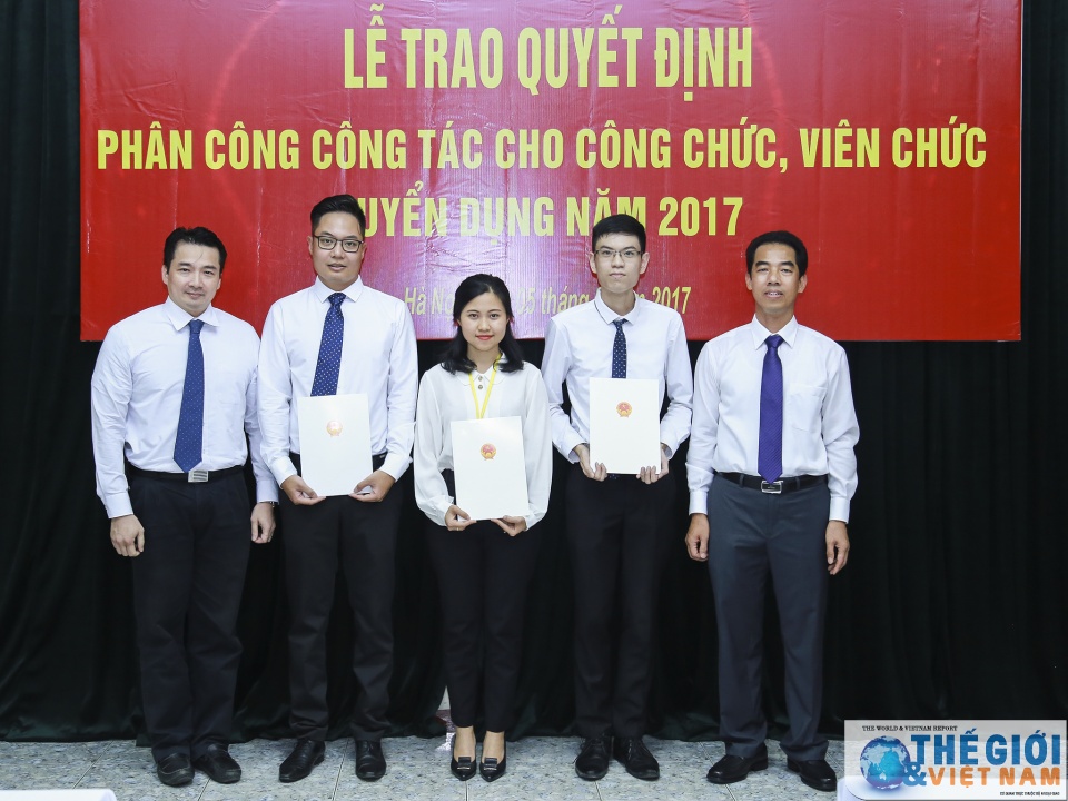 bo ngoai giao trao quyet dinh phan cong cong tac