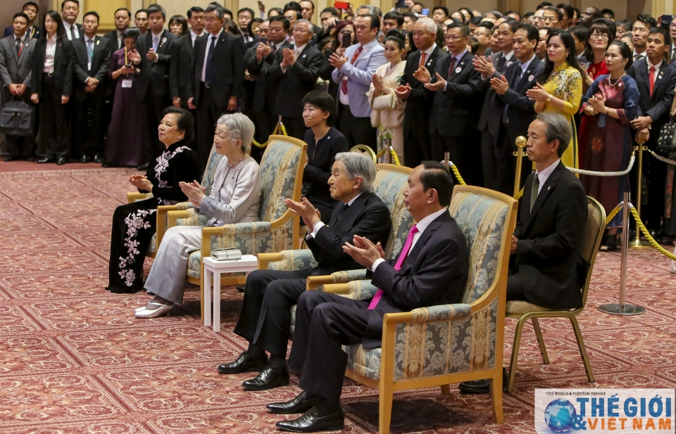 Nhật Hoàng tham dự tiệc chiêu đãi 45 năm quan hệ ngoại giao Việt Nam - Nhật Bản