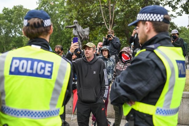 Anh áp đặt giới nghiêm trước gia tăng xung đột biểu tình tại trung tâm London