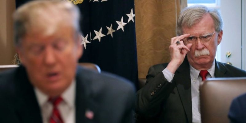 Cựu cố vấn Bolton: Tổng thống Trump 'thất thường' và nguy hiểm