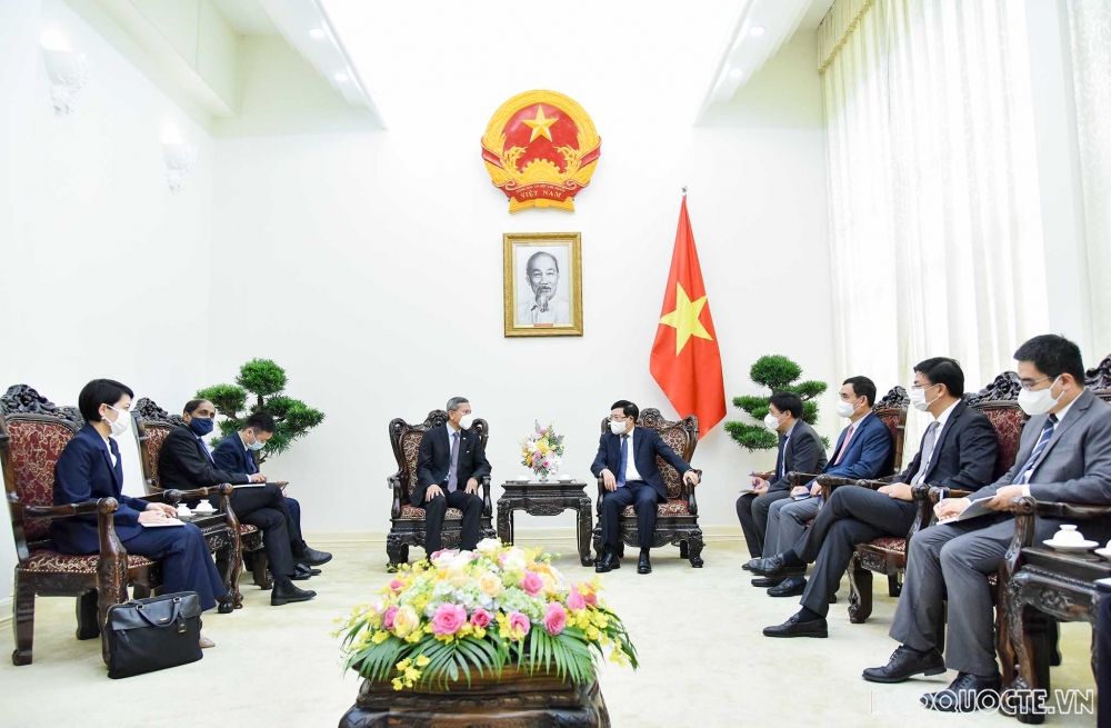 Deputy Prime Minister Pham Binh Minh received Singaporean and UK Foreign Ministers