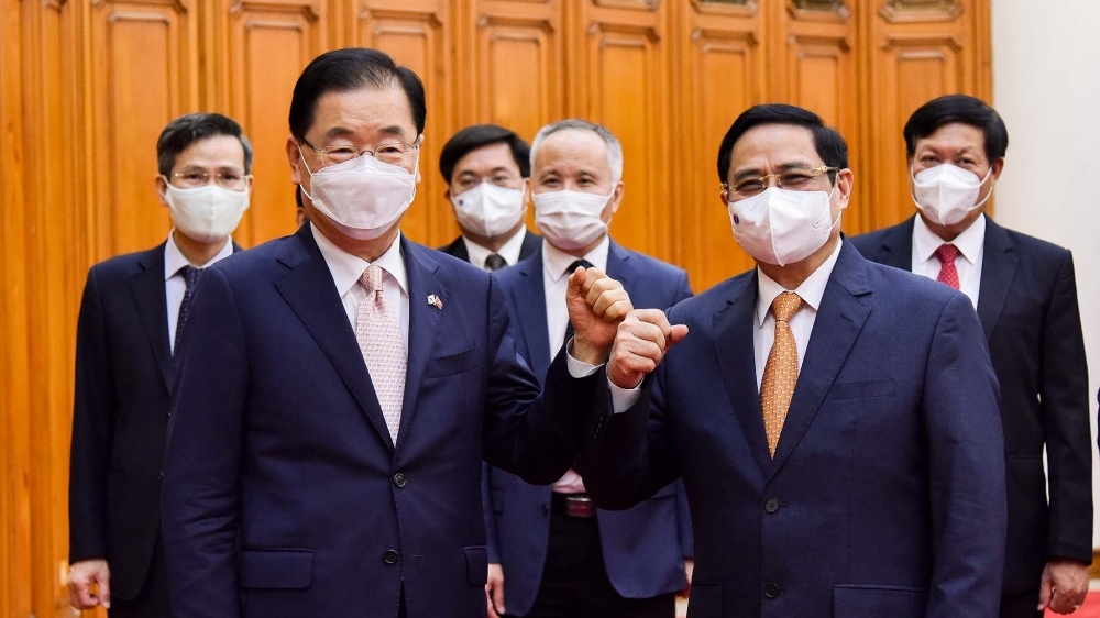 Thủ tướng Phạm Minh Chính đề nghị Hàn Quốc ưu tiên hỗ trợ nguồn vaccine Covid-19 cho Việt Nam